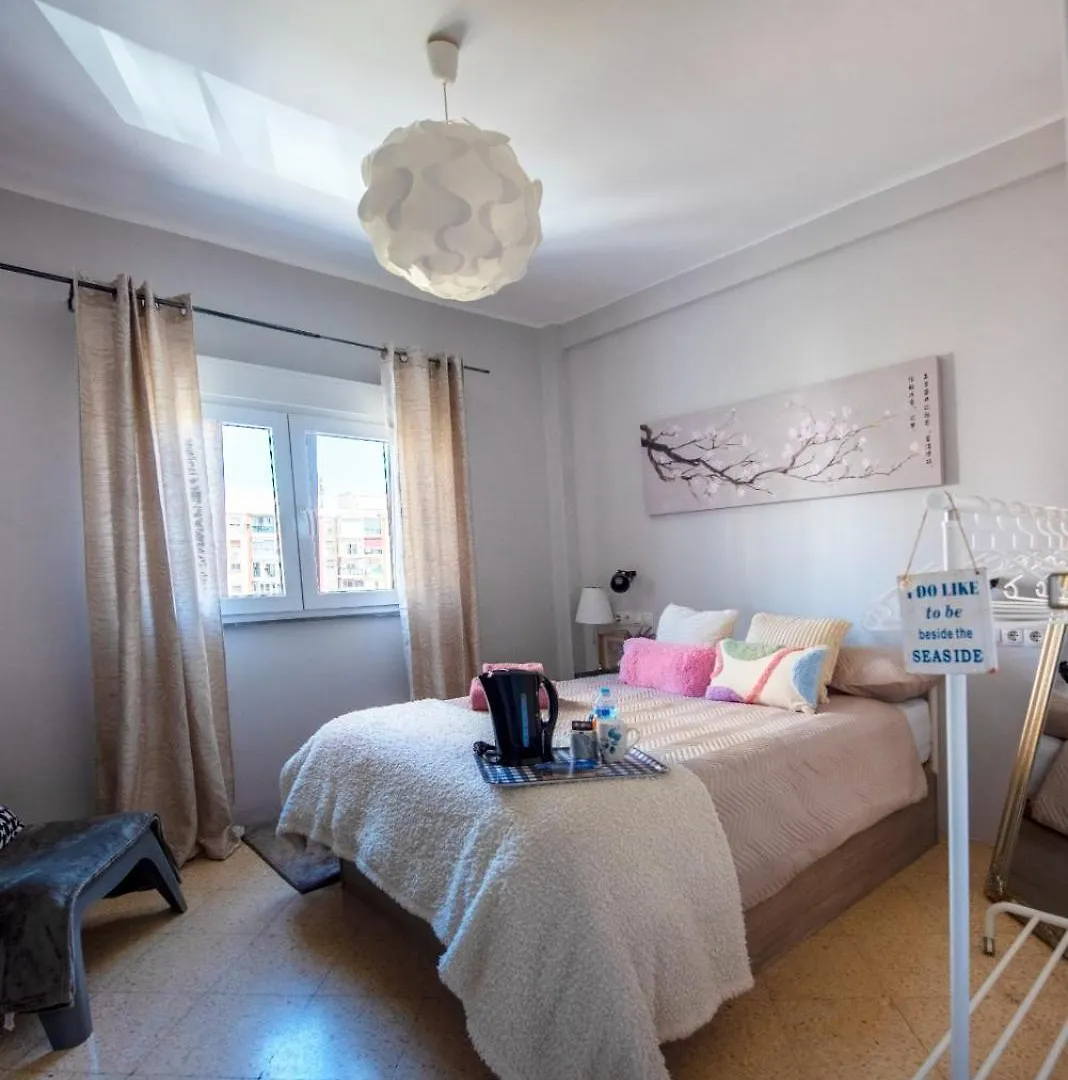 Homestay Centric Room In A Cozy Apartment Malaga Spain