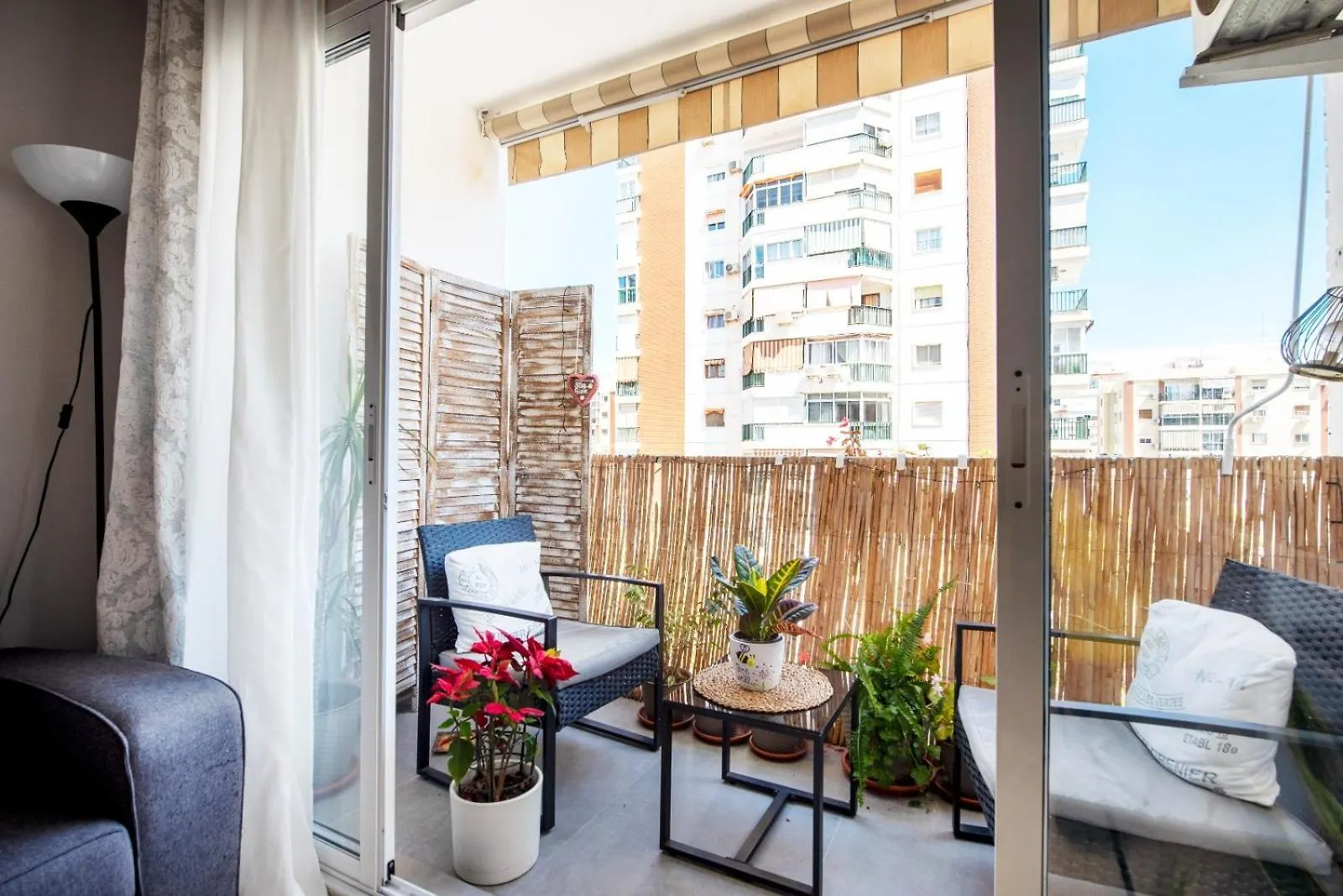 Centric Room In A Cozy Apartment Málaga Alloggio in famiglia
